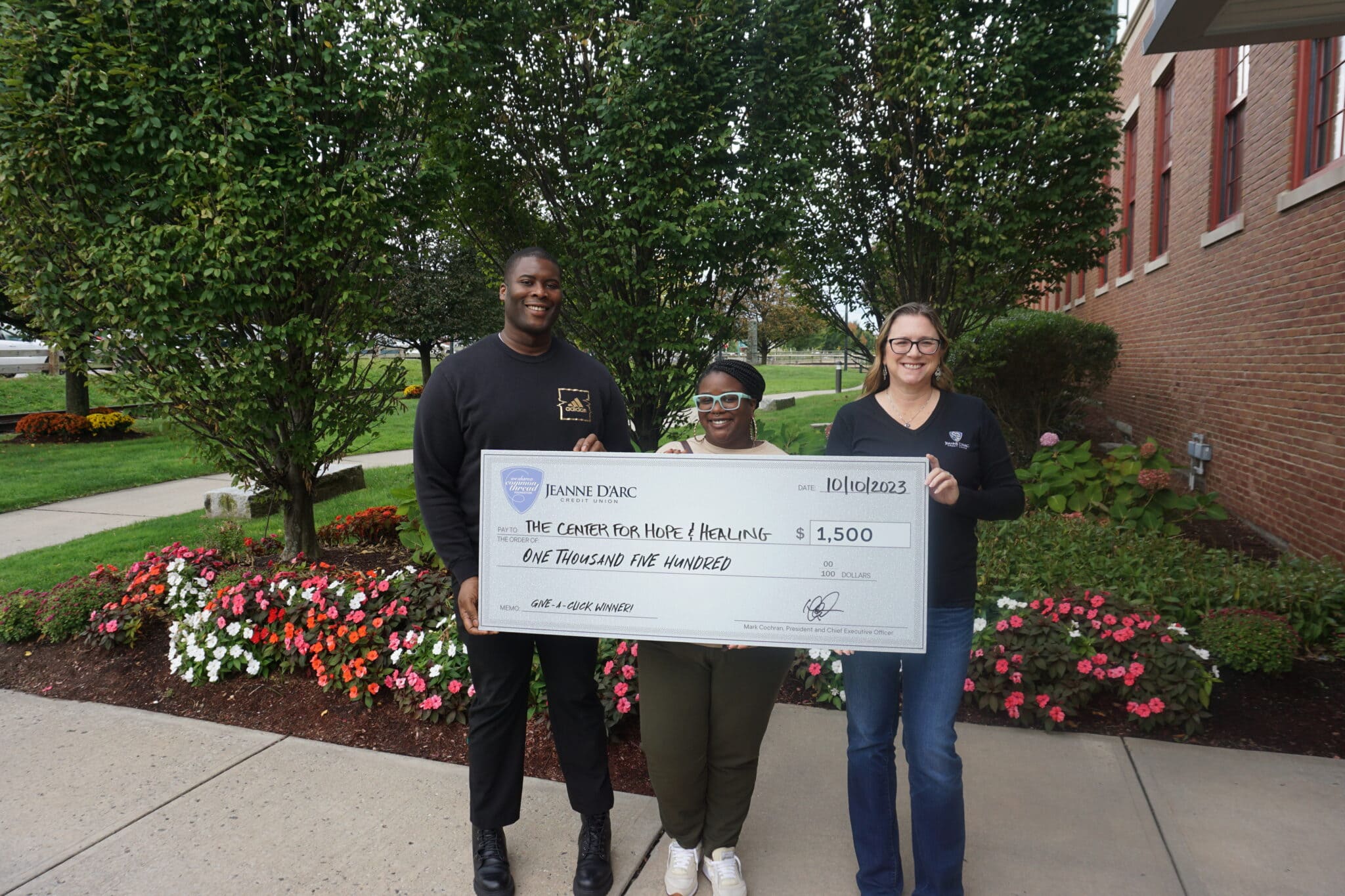 Jeanne D’Arc Credit Union Gifts 1,500 to The Center for Hope and